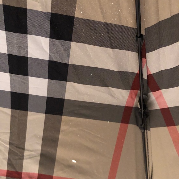 (2) Burberry Umbrellas - Picture 9 of 16